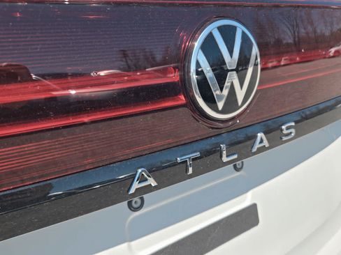 New 2026 Volkswagen Atlas Peak Edition AWD/4WD image 9