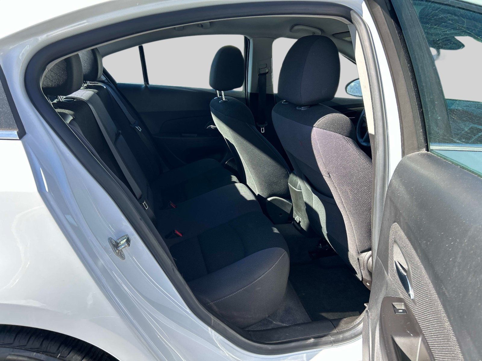 Used 2015 Chevrolet Cruze LT FWD image 13