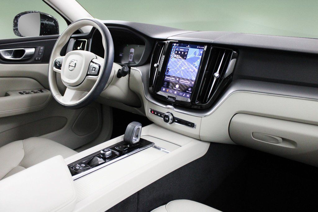 Used 2024 Volvo XC60 B5 Core w/ Protection Package Premier AWD/4WD image 21
