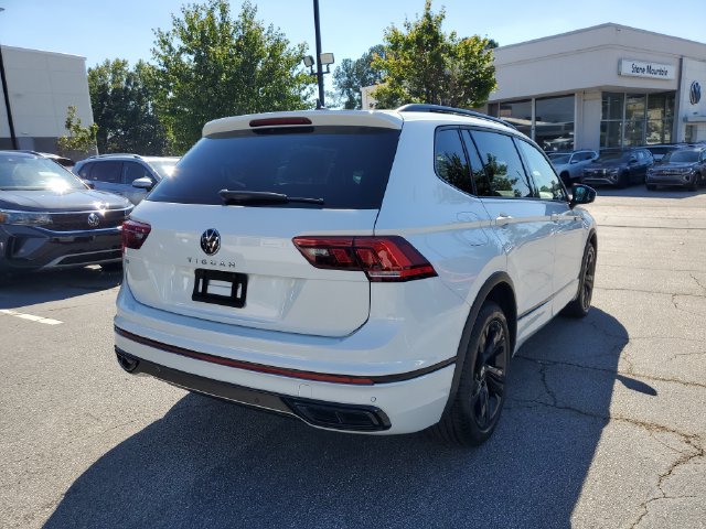 Certified 2024 Volkswagen Tiguan SE R-Line FWD image 4