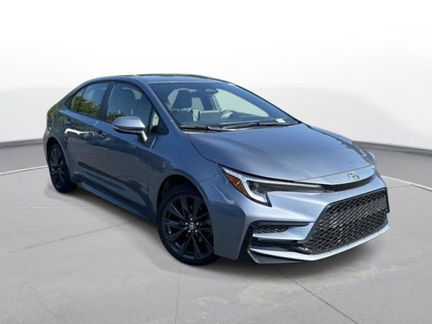 Certified 2026 Toyota Corolla SE w/ SE Premium Package AWD/4WD image 4