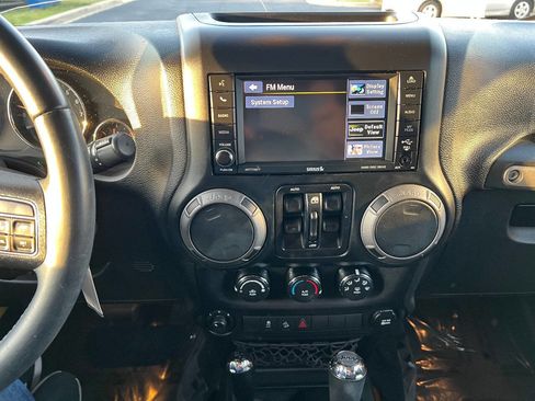 Used 2015 Jeep Wrangler Unlimited Sport w/ Quick Order Package 24S image 35