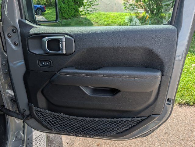 Used 2022 Jeep Gladiator Overland AWD/4WD image 35