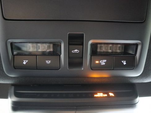 New 2026 MAZDA MAZDA3 Carbon image 32