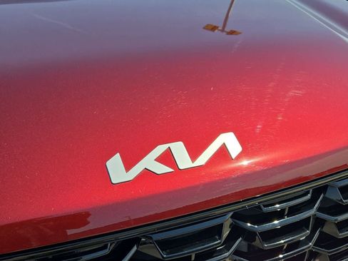 Used 2024 Kia Sorento EX w/ Panoramic Sunroof Package image 10