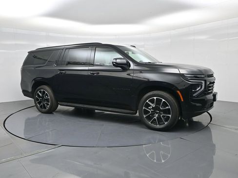 Used 2025 Chevrolet Suburban RST image 47