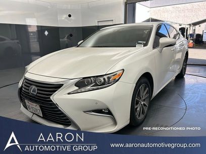 Used 2018 Lexus ES 300h w/ Luxury Package