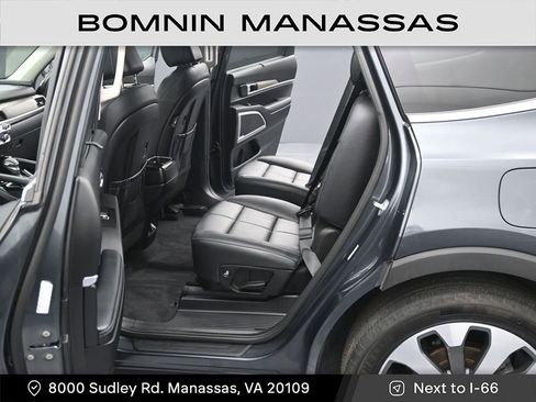 Used 2022 Kia Telluride EX w/ EX Premium Package image 12