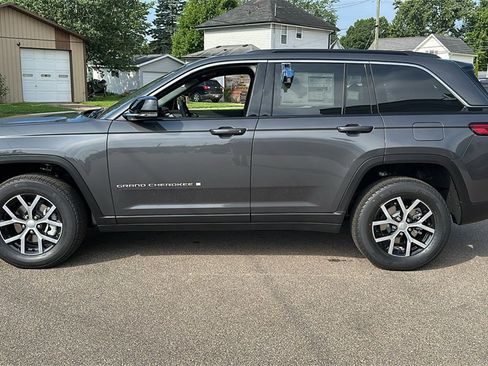 New 2025 Jeep Grand Cherokee Limited w/ Trailer Tow Package image 4