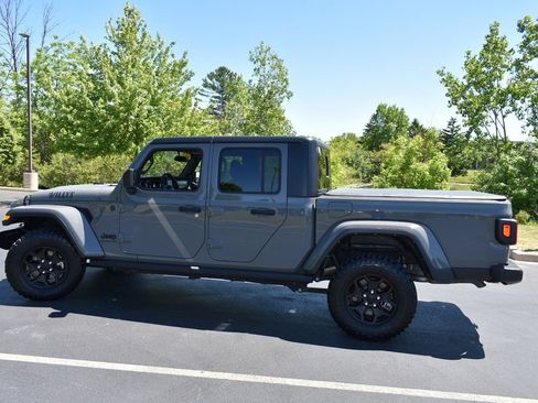 Used 2022 Jeep Gladiator Overland AWD/4WD image 9