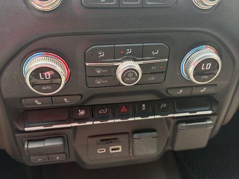 Used 2022 GMC Sierra 2500 SLE w/ SLE Value Package; image 20