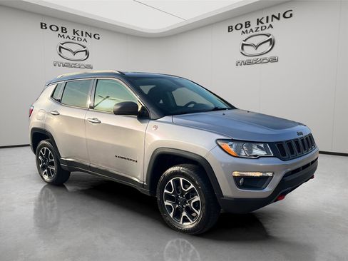 Used 2019 Jeep Compass Trailhawk image 7