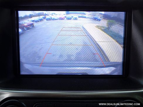 Used 2019 Chevrolet Suburban LT image 16