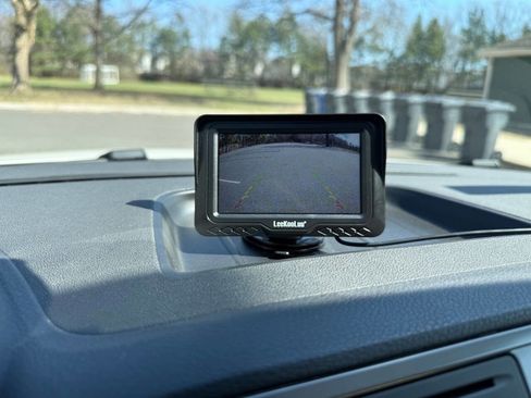 Used 2011 Volkswagen Tiguan S image 23