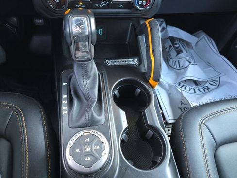 Used 2023 Ford Bronco Badlands image 24