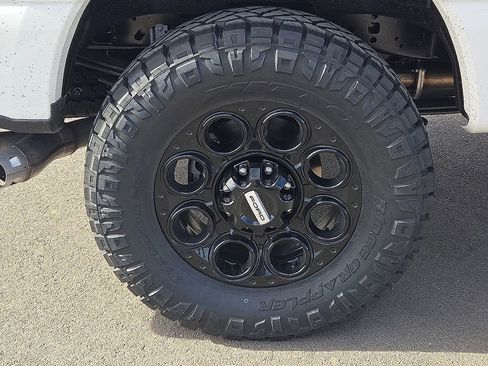 New 2026 Ford F250 Lariat w/ Black Appearance Package image 7