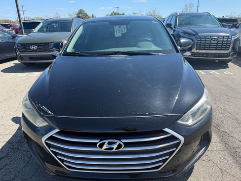 Used 2018 Hyundai Elantra SE image 2