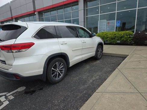 Used 2018 Toyota Highlander XLE w/ Protection Package #3 AWD/4WD image 14