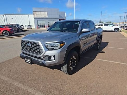 Used 2021 Toyota Tacoma TRD Off-Road image 2
