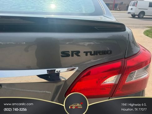 Used 2017 Nissan Sentra SR Turbo w/ SR Midnight Edition FWD image 9