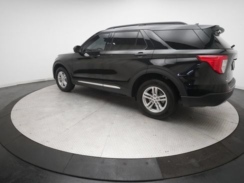 Used 2024 Ford Explorer XLT w/ Equipment Group 202A AWD/4WD image 34