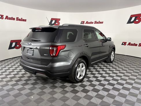 Used 2019 Ford Explorer XLT w/ Equipment Group 201A image 6