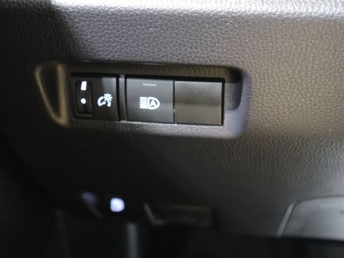 Used 2024 Toyota RAV4 LE AWD/4WD image 33