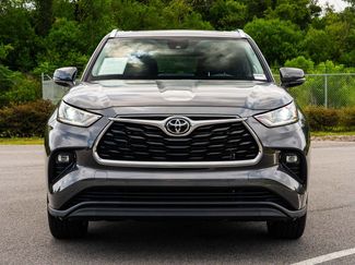 Used 2022 Toyota Highlander Limited FWD video 2