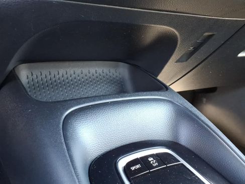 Used 2022 Toyota Corolla SE FWD image 24