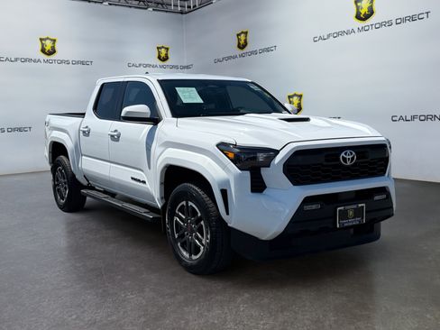 Used 2024 Toyota Tacoma TRD Sport AWD/4WD image 7