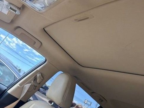 Used 2017 Toyota Highlander Limited AWD/4WD image 5