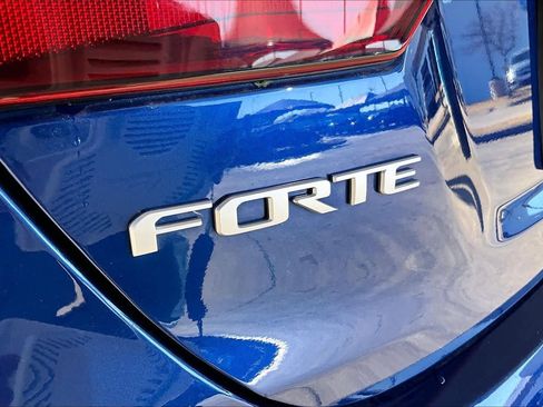 Used 2024 Kia Forte LXS w/ LXS Technology Package image 29