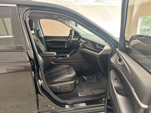 Used 2022 Jeep Grand Cherokee Limited 4xe image 17