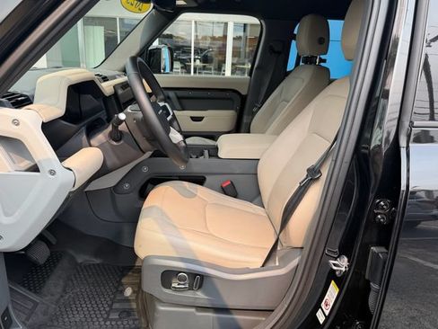 Used 2023 Land Rover Defender 130 SE AWD/4WD image 12