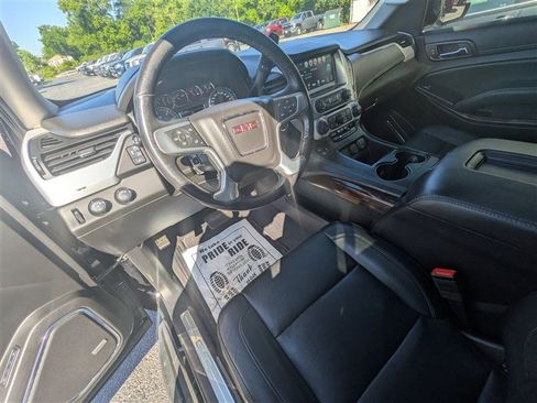 Used 2019 GMC Yukon XL SLT w/ Open Road Package AWD/4WD image 12