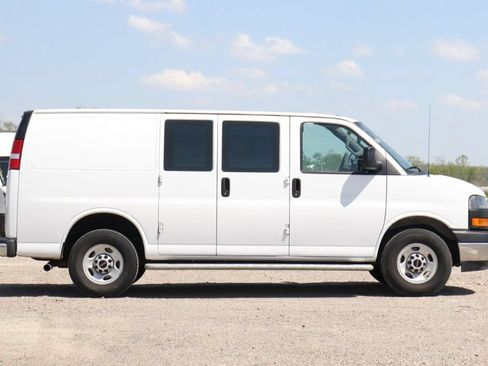 Used 2024 GMC Savana 2500 w/ Driver Convenience Package RWD image 9