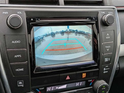 Used 2015 Toyota Camry XSE image 29