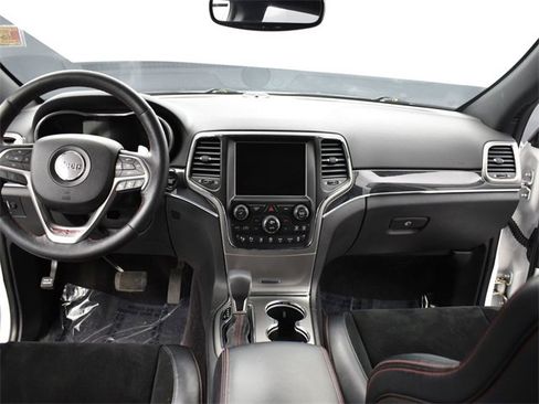 Used 2017 Jeep Grand Cherokee Trailhawk w/ Trailhawk Luxury Group image 9