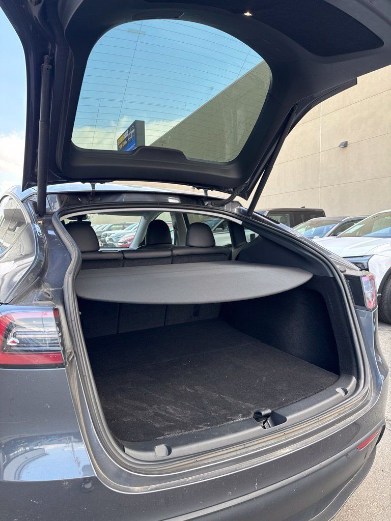 Used 2023 Tesla Model Y Long Range AWD/4WD image 16