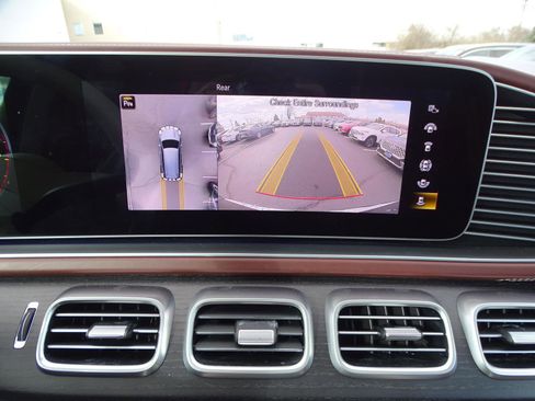Used 2021 Mercedes-Benz Maybach GLS 600 4MATIC image 24