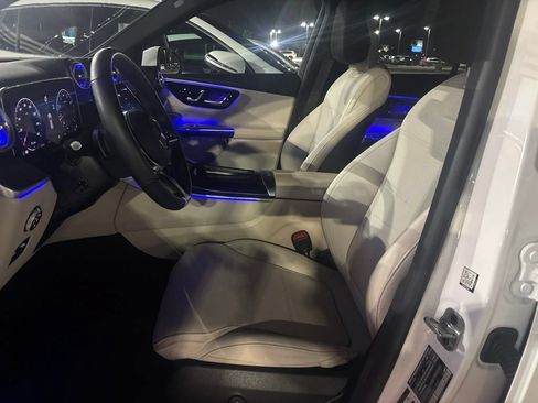Used 2025 Mercedes-Benz GLC 300 4MATIC image 6