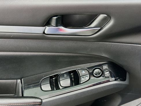 Used 2024 Nissan Altima 2.5 SR image 15