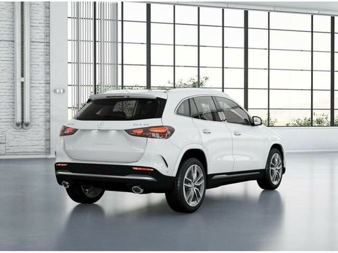New 2025 Mercedes-Benz GLA 35 AMG 4MATIC image 23