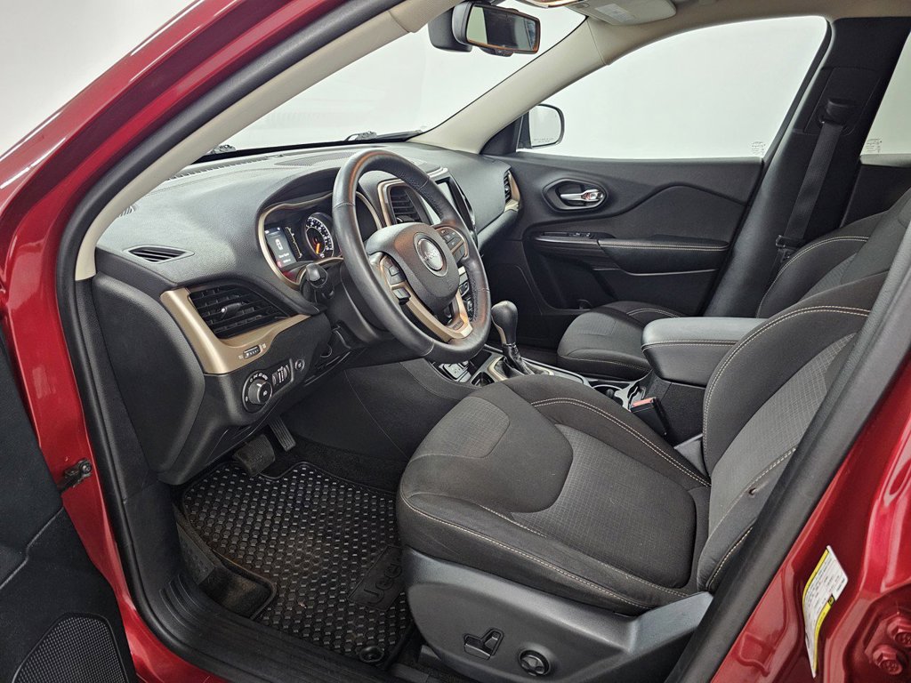 Used 2015 Jeep Cherokee Latitude w/ Comfort/Convenience Group FWD image 15