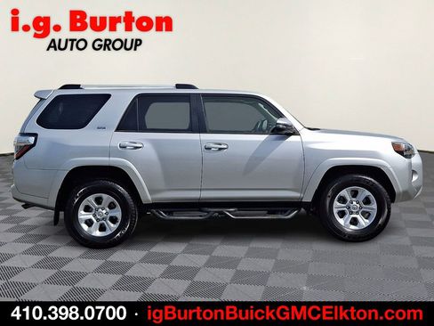 Used 2024 Toyota 4Runner SR5 Premium w/ Moonroof Package RWD image 7