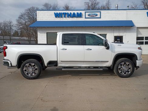 New 2025 Chevrolet Silverado 2500 High Country w/ Technology Package AWD/4WD image 2