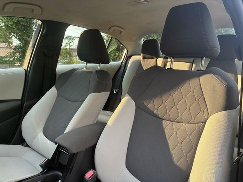 Used 2020 Toyota Corolla LE FWD image 13