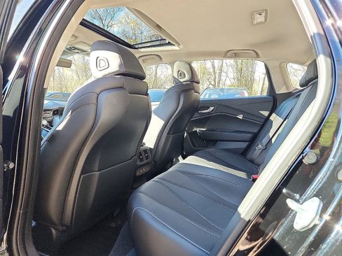 Certified 2025 Acura TLX w/ Technology Package image 11