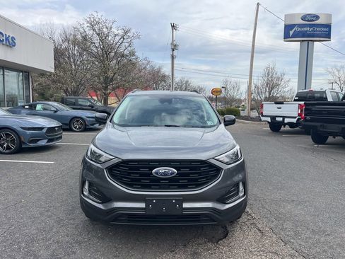Used 2022 Ford Edge SEL w/ Sport Appearance Package image 2