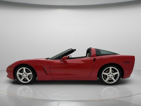 Used 2005 Chevrolet Corvette Coupe w/ Preferred Equipment Group RWD image 9